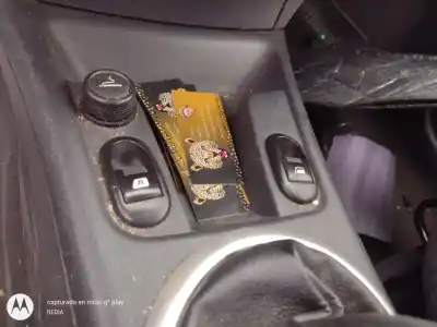 Peça sobressalente para automóvel em segunda mão botão / interruptor elevador vidro dianteiro esquerdo por citroen c3 i (fc_, fn_) 1.4 hdi referências oem iam 