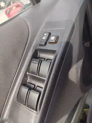 Peça sobressalente para automóvel em segunda mão botão / interruptor elevador vidro dianteiro esquerdo por toyota corolla verso (r1) 2adftv referências oem iam 