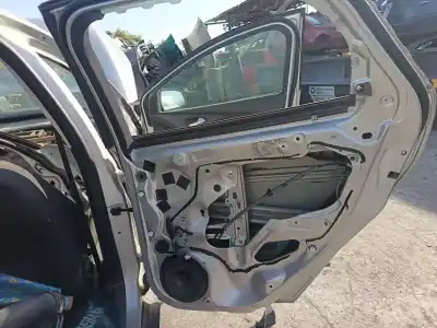 Peça sobressalente para automóvel em segunda mão FECHADURA DA PORTA TRASEIRA DIREITA por FORD FOCUS BERLINA (CEW) M2DC Referências OEM IAM   