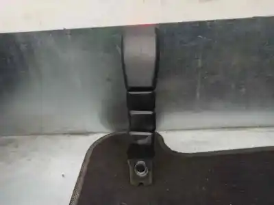 Pezzo di ricambio per auto di seconda mano gancio cintura anteriore destro per hyundai getz (tb) 1.5 crdi riferimenti oem iam 888401c000bj