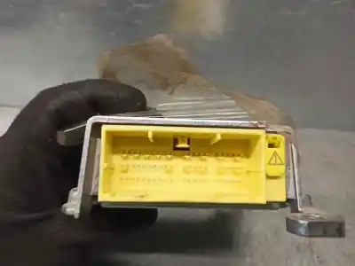 Автозапчастина б/у блок управління подушками безпеки для toyota yaris (_p9_) 1.0 vvt-i (ksp90_) посилання на oem iam 891700d430  220749109