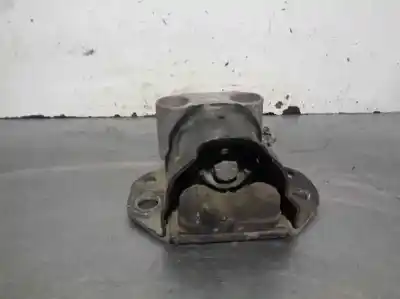 Second-hand car spare part right engine support for renault clio ii fase ii (b/cb0) 1.2 oem iam references 7700415087  