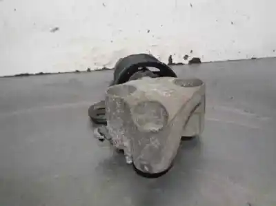 Second-hand car spare part right engine support for renault clio ii fase ii (b/cb0) 1.2 oem iam references 7700415087  