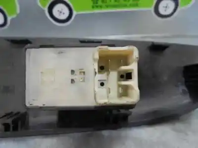 Pièce détachée automobile d'occasion commande de lève vitre avant droit pour daewoo matiz 0.8 cat références oem iam 96563823  