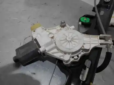 Peça sobressalente para automóvel em segunda mão elevador de vidros dianteiro direito por bmw serie 1 berlina (e81/e87) 120d referências oem iam 6927028  