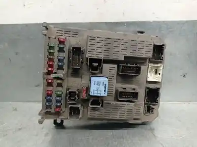 Peça sobressalente para automóvel em segunda mão caixa de fusíveis e relés por citroen c5 break 2.0 hdi sx referências oem iam 9637466180