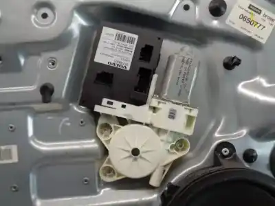 Recambio de automóvil de segunda mano de elevalunas delantero izquierdo para volvo v50 familiar 2.4i momentum referencias oem iam 30739005  