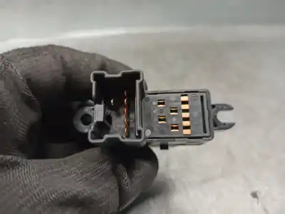 Second-hand car spare part rear right power window switch for nissan note (e11e) visia oem iam references 25411ed00b  