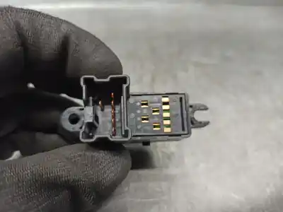 Second-hand car spare part right front power window switch for nissan note (e11e) visia oem iam references 25411ed00b  