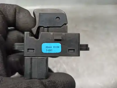 Second-hand car spare part right front power window switch for nissan note (e11e) visia oem iam references 25411ed00b  