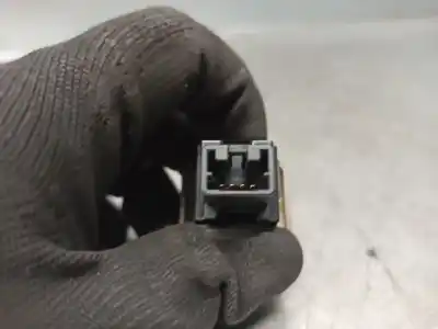 Second-hand car spare part hazard warning lights for nissan note (e11e) visia oem iam references 06019  