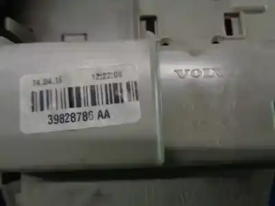Second-hand car spare part interior light for volvo v40 básico oem iam references 39828786  39828786aa