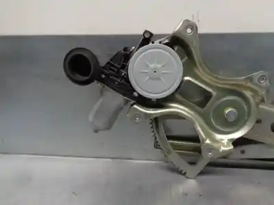 Автозапчастина б/у регулятор вікна передній лівий для lexus is 200 (ds2/is2) 220d посилання на oem iam 6980230260  