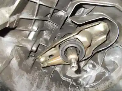 Автозапчастина б/у коробка передач для audi a4 avant (8e5) 2.4 v6 30v cat посилання на oem iam gbl  gbl11112