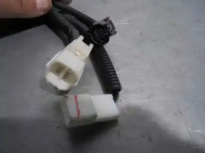 Автозапчастина б/у гачок для lexus is 200 (ds2/is2) d-cat посилання на oem iam 7323053130a0  