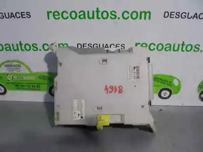 Pezzo di ricambio per auto di seconda mano scatola relè/fusibili per lexus is 200 (ds2/is2) d-cat riferimenti oem iam 8273053050  8267253060
