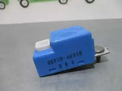 Peça sobressalente para automóvel em segunda mão sensor por kia carnival 2.9 crdi vgt active referências oem iam 957104d010  