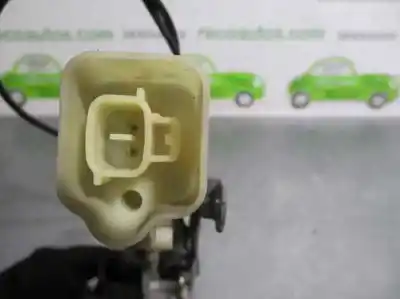 Автозапчастина б/у замок заднього правого дверя для toyota yaris verso (ncp2/nlp2) 1.4 d-4d linea luna посилання на oem iam   