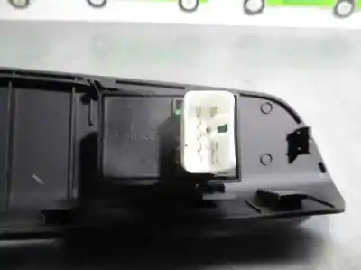Автозапчасти б/у выключатель переднего правого окна за kia pro cee´d (ed) 2.0 crdi 140 ссылки oem iam 823611h000  