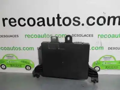Second-hand car spare part fuse box unit for opel insignia a sedán (g09) 2.0 cdti (69) oem iam references 13277317  