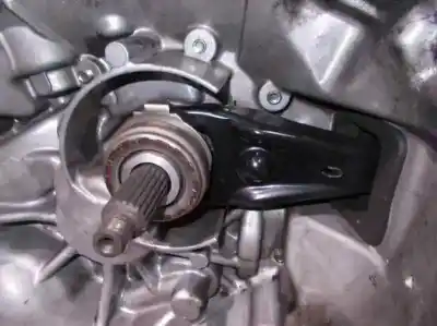 Pezzo di ricambio per auto di seconda mano riduttore per mazda premacy (cp) 2.0 td riferimenti oem iam g5n80  3tf0900437