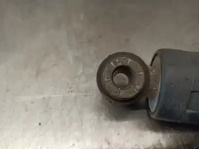 Second-hand car spare part right rear shock absorber for dacia dokker express ambiance oem iam references 562107865r  814903009243