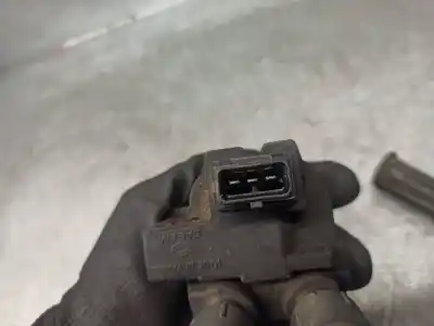 Автозапчастина б/у котушка запалювання для renault clio ii fase i (b/cbo) 1.6 initiale (b/cbod) 90 cv / 66 kw посилання на oem iam 7700100589  