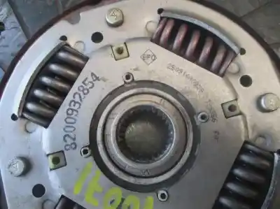 Автозапчастина б/у комплект зцеплення для renault kangoo (f/kc0) 1.5 dci diesel 65 cv / 48 kw посилання на oem iam 8200932854  8200365633