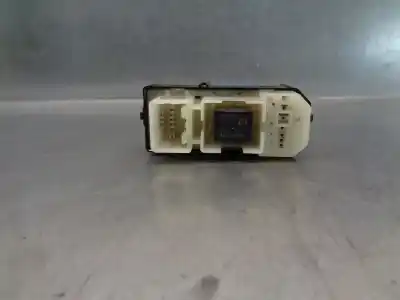 Автозапчастина б/у управління склами задніх правіх для lexus is 200 (ds2/is2) 220d посилання на oem iam 8403053020  