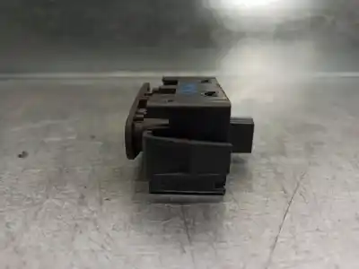 Second-hand car spare part hazard warning lights for dacia lodgy 1.6 cat (bivalent. gasolina / gpl) oem iam references 252905668r  