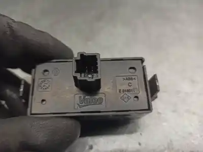 Second-hand car spare part hazard warning lights for dacia lodgy 1.6 cat (bivalent. gasolina / gpl) oem iam references 252905668r  