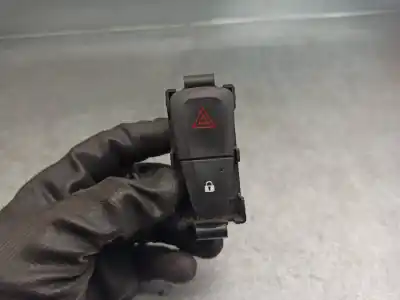 Second-hand car spare part hazard warning lights for dacia lodgy 1.6 cat (bivalent. gasolina / gpl) oem iam references 252905668r  