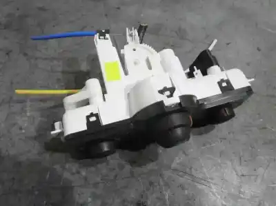 Peça sobressalente para automóvel em segunda mão comando de sofagem (chauffage / ar condicionado)  por renault clio iii (br0/1, cr0/1) 1.2 16v (br02 br0j br11 cr02 cr0j cr11) referências oem iam 69597003  