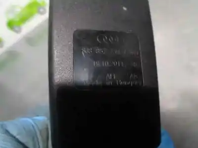 Автозапчасти б/у крюк для пояса за audi a5 cabriolet (8f7) 3.0 tdi ссылки oem iam 8j8857739j  