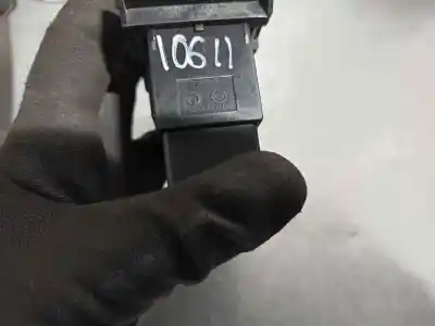 Second-hand car spare part headlights switch for ssangyong rodius i 2.7 xdi oem iam references 621w10140  