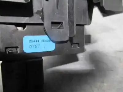 Peça sobressalente para automóvel em segunda mão botão / interruptor elevador vidro traseiro esquerdo por nissan note (e11e) 1.4 cat referências oem iam 25411ed00b  