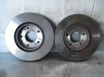 Peça sobressalente para automóvel em segunda mão disco de travão dianteiro por kia pro cee´d (ed) 1.6 crdi 90 referências oem iam 