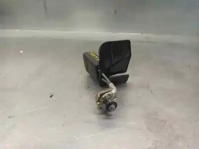 Автозапчасти б/у крюк для пояса за audi a4 b5 avant (8d5) 1.9 tdi ссылки oem iam 4b0857740a  