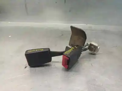 Автозапчасти б/у крюк для пояса за audi a4 b5 avant (8d5) 1.9 tdi ссылки oem iam 4b0857740a  