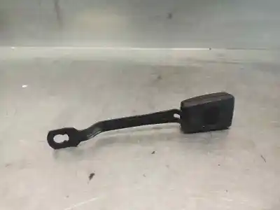 Автозапчасти б/у крюк для пояса за audi a4 b5 avant (8d5) 1.9 tdi ссылки oem iam 8d0857755b  