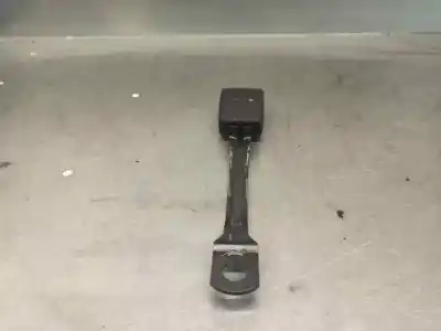 Автозапчасти б/у крюк для пояса за audi a4 b5 avant (8d5) 1.9 tdi ссылки oem iam 8d0857755b  