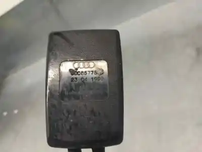 Автозапчасти б/у крюк для пояса за audi a4 b5 avant (8d5) 1.9 tdi ссылки oem iam 8d0857755b  