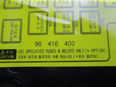 Peça sobressalente para automóvel em segunda mão caixa de fusíveis e relés por daewoo evanda (klal) 2.0 referências oem iam 96413478  3l06v200