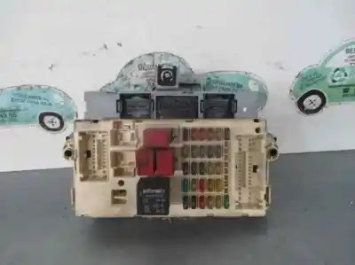 Peça sobressalente para automóvel em segunda mão caixa de fusíveis e relés por fiat stilo multi wagon (192 desde modelo 2003) 1.9 jtd referências oem iam 51711824