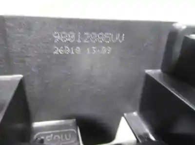 Peça sobressalente para automóvel em segunda mão puxador interior traseiro direito por citroen c4 cactus 1.2 thp 110 referências oem iam 98012885vv  