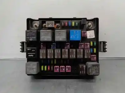 Second-hand car spare part fuse box unit for ssangyong rodius 2.7 turbodiesel cat oem iam references 8234021010