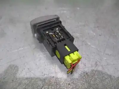 Second-hand car spare part switch for kia carnival 2.9 crdi vgt active oem iam references   