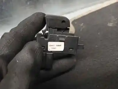 Second-hand car spare part rear left power window switch for nissan qashqai / qashqai +2 i (j10, nj10, jj10e) 2.0 a las 4 ruedas oem iam references 25411jd000  
