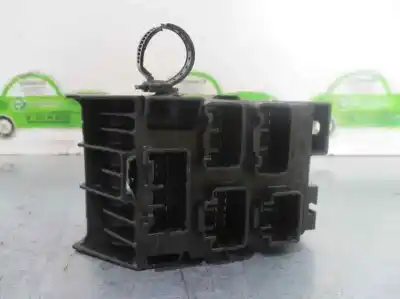 Автозапчасти б/у блок реле/предохранителей за toyota avensis (_t25_) 2.2 d-4d (adt251_) ссылки oem iam 8273405030  