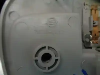 İkinci el araba yedek parçası iç isik için ssangyong rexton w / rexton 2.0 xdi oem iam referansları 8372008000  